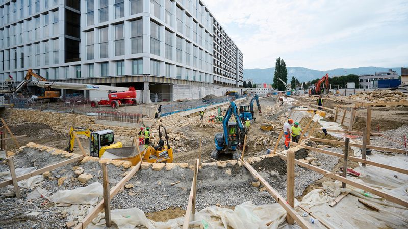Remise à ciel ouvert de la Drize, PAV, Genève – Secteur Etoile amont : réalisation du lit de la rivière – Loris von Siebenthal